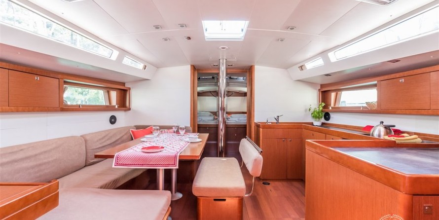 Beneteau Oceanis 48