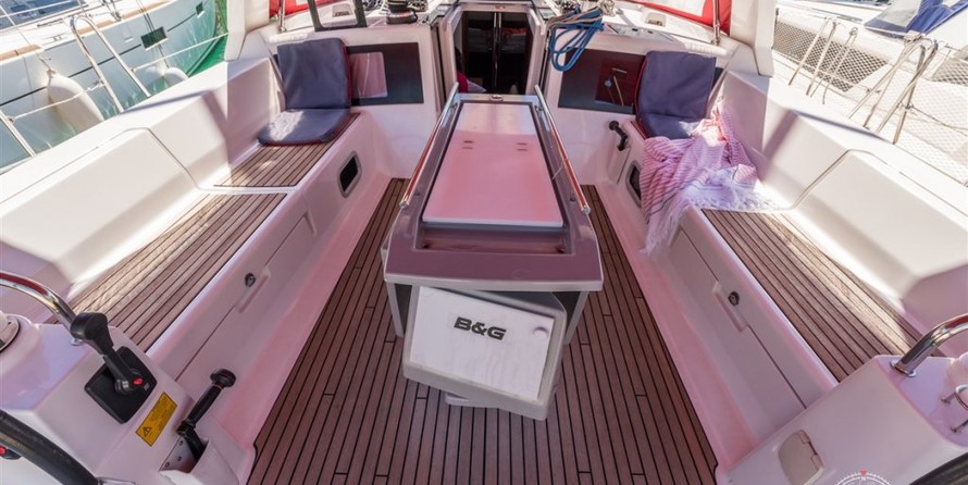 Beneteau Oceanis 48
