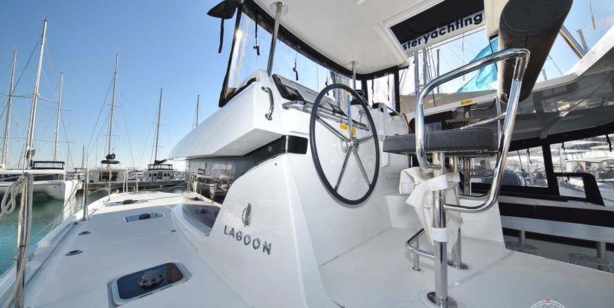 Lagoon 42