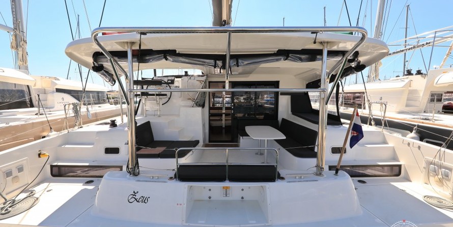 Lagoon 42