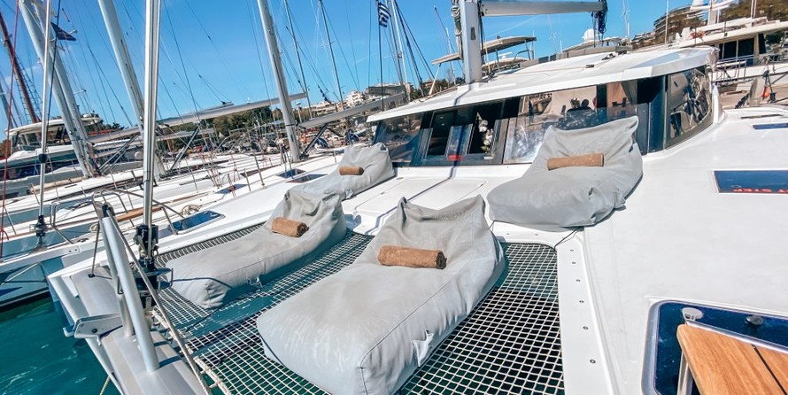 Fountaine Pajot Lucia 40