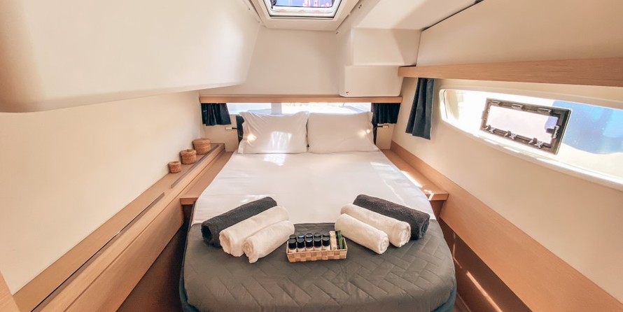 Fountaine Pajot Lucia 40