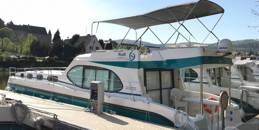 Cantieri estensi goldstar 560 c fly
