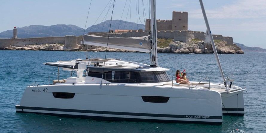 Fountaine Pajot Astréa 42