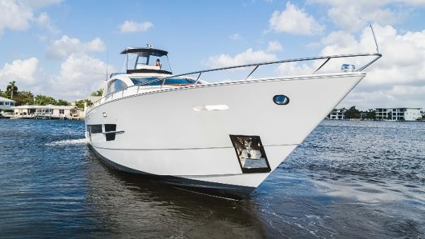 Lazzara Yachts LSX 92