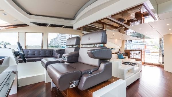 Lazzara Yachts LSX 92