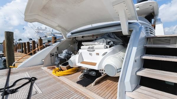 Lazzara Yachts LSX 92