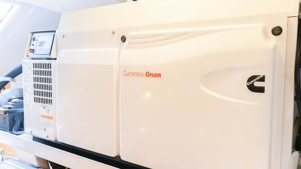 Lazzara Yachts LSX 92