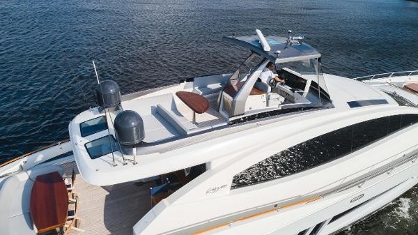 Lazzara Yachts LSX 92