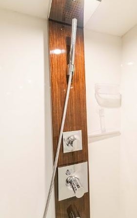 Lazzara Yachts LSX 92