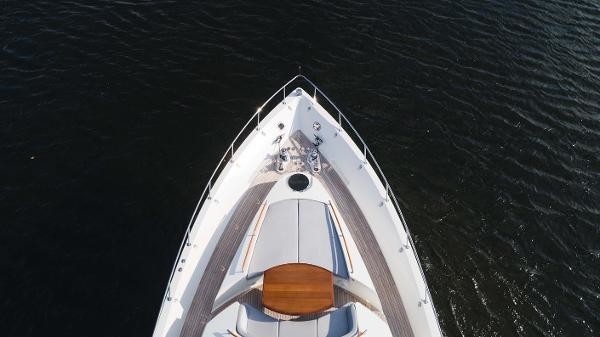 Lazzara Yachts LSX 92