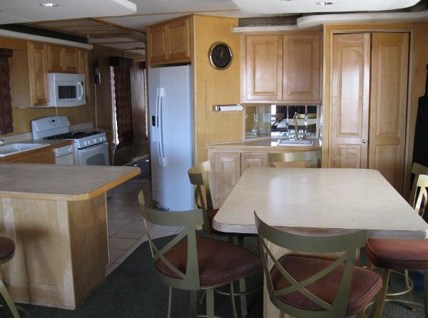 Cruisers Yachts 38 Express