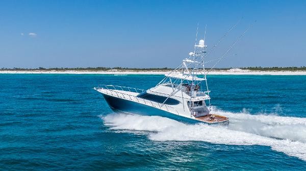 Hatteras GT70