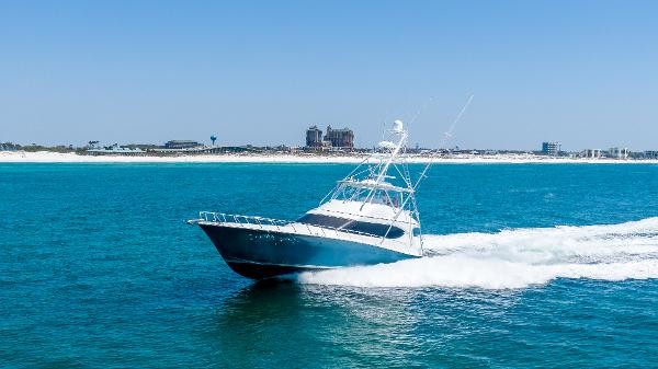 Hatteras GT70