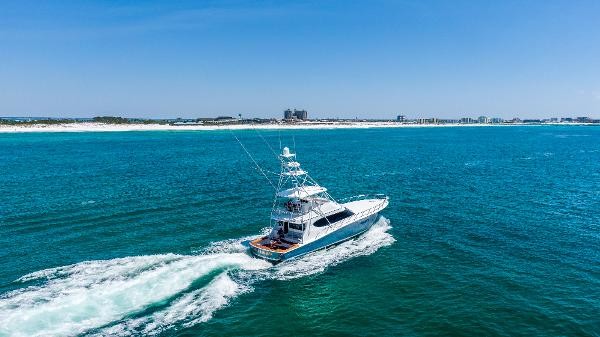 Hatteras GT70