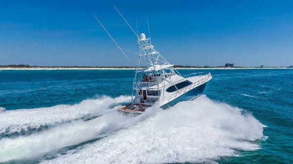 Hatteras GT70