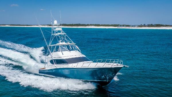 Hatteras GT70