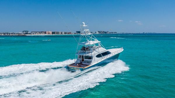 Hatteras GT70