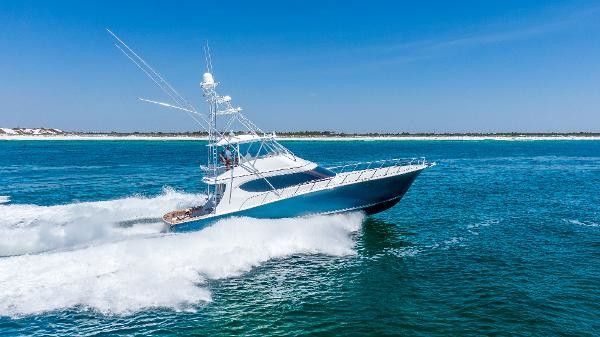 Hatteras GT70