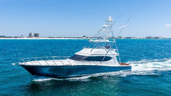 Hatteras GT70