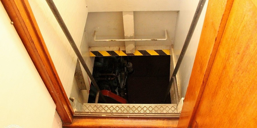 Custom-Craft Box Boat 63