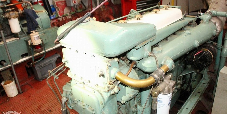 Custom-Craft Box Boat 63