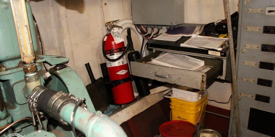 Custom-Craft Box Boat 63