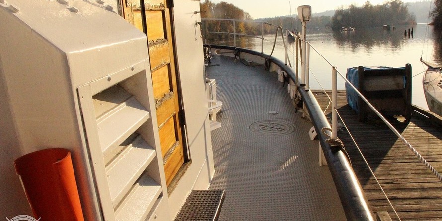 Custom-Craft Box Boat 63