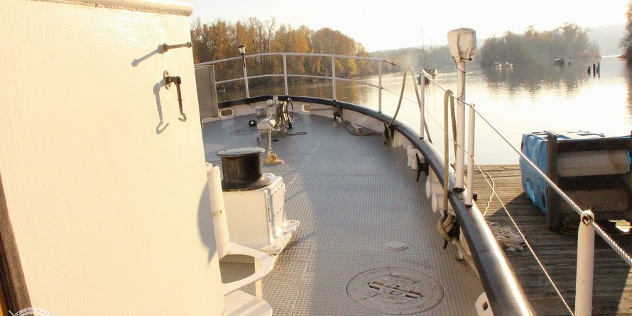 Custom-Craft Box Boat 63