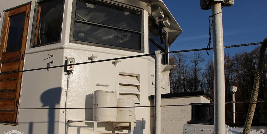 Custom-Craft Box Boat 63