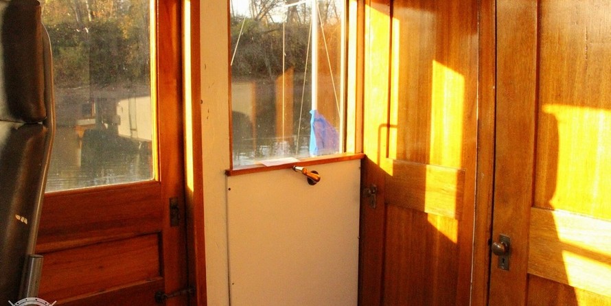 Custom-Craft Box Boat 63