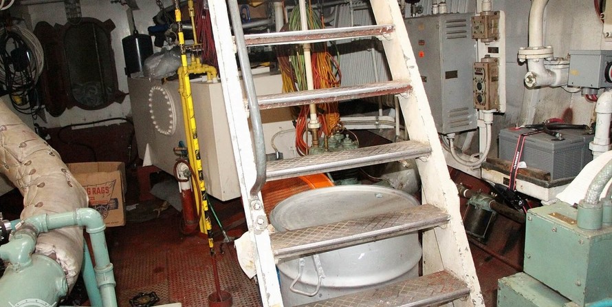 Custom-Craft Box Boat 63