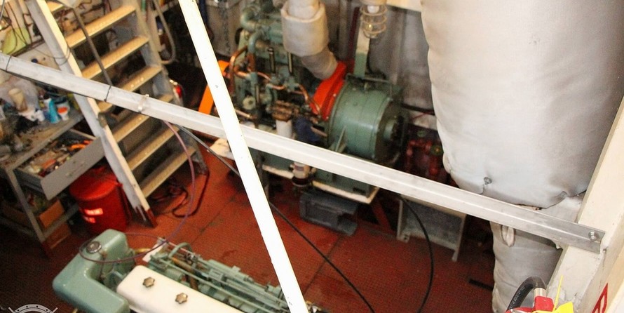 Custom-Craft Box Boat 63