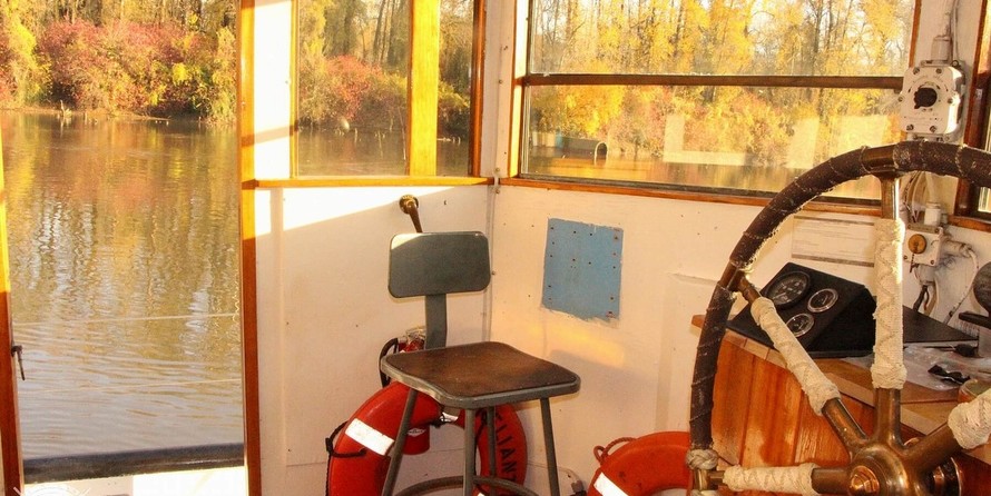 Custom-Craft Box Boat 63