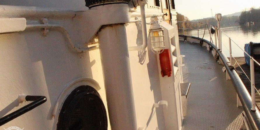 Custom-Craft Box Boat 63