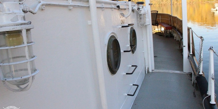 Custom-Craft Box Boat 63