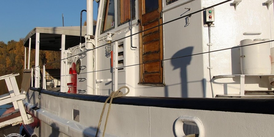 Custom-Craft Box Boat 63