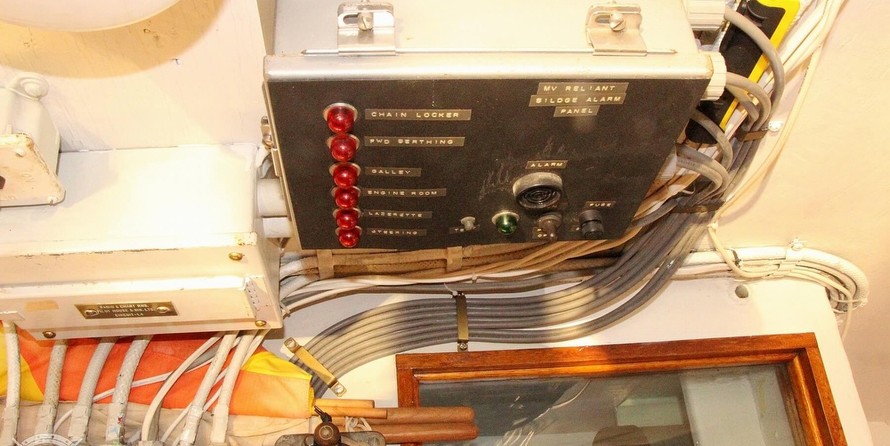 Custom-Craft Box Boat 63