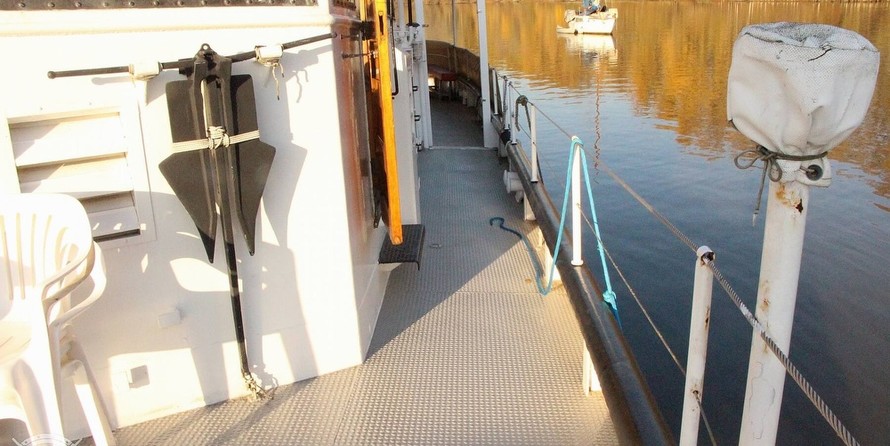 Custom-Craft Box Boat 63