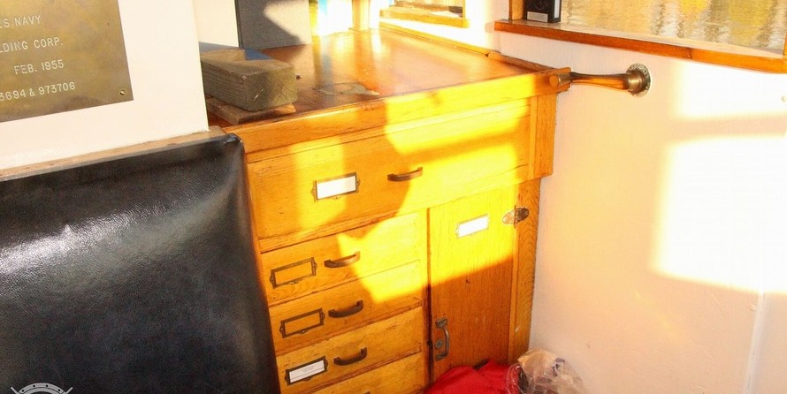 Custom-Craft Box Boat 63