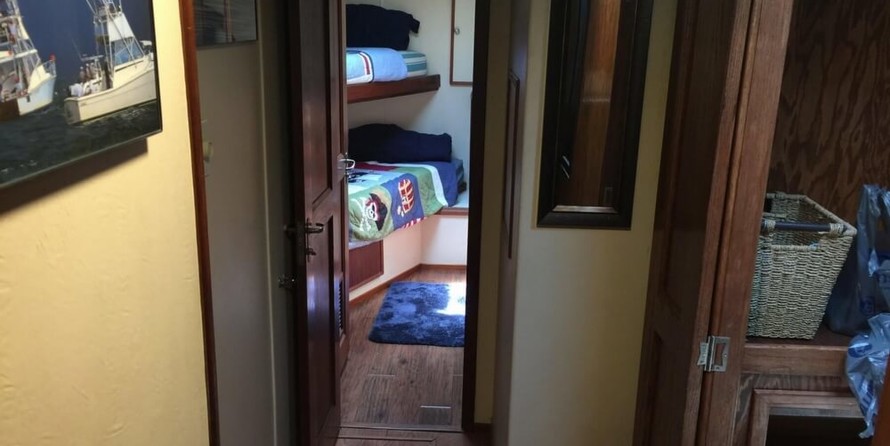 Hatteras 77 Convertible