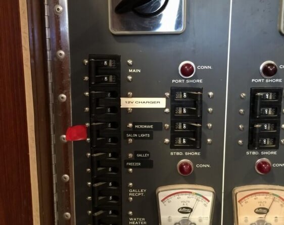 Hatteras 77 Convertible