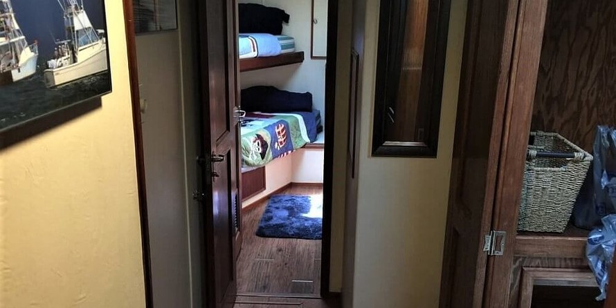 Hatteras 77 Convertible