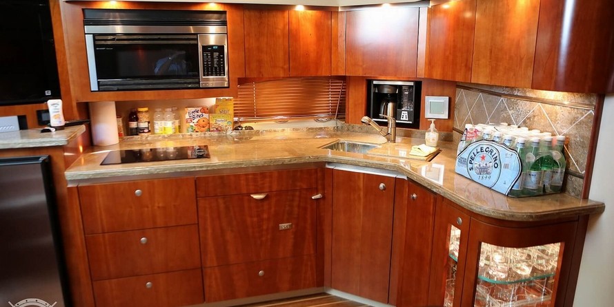 Cruisers Yachts 520 Sports Coupe