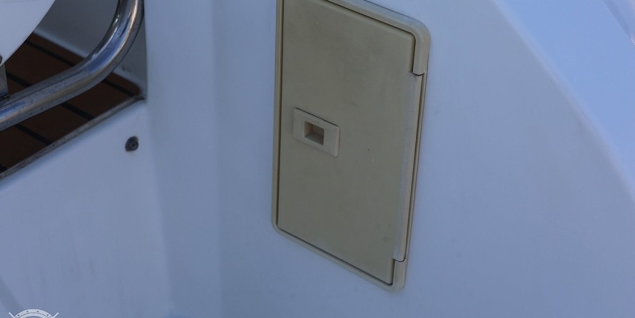 Cruisers Yachts 520 Sports Coupe