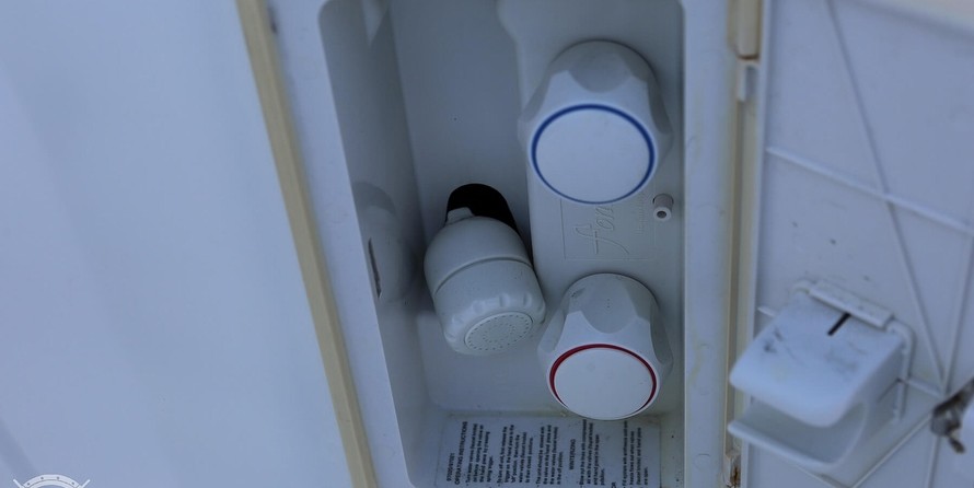 Cruisers Yachts 520 Sports Coupe