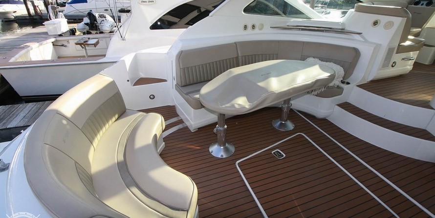 Cruisers Yachts 520 Sports Coupe