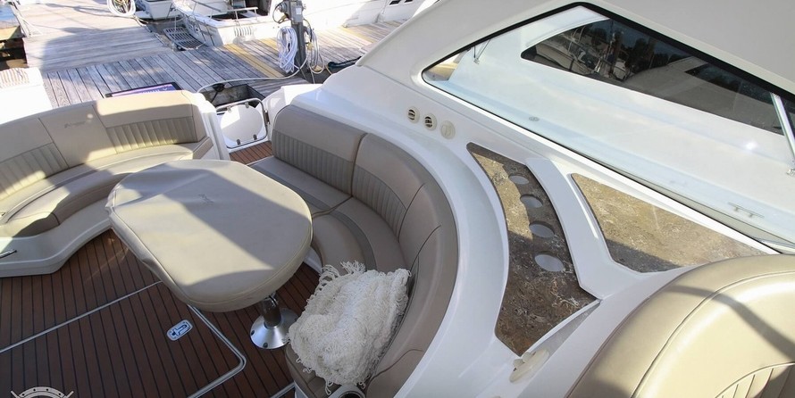 Cruisers Yachts 520 Sports Coupe