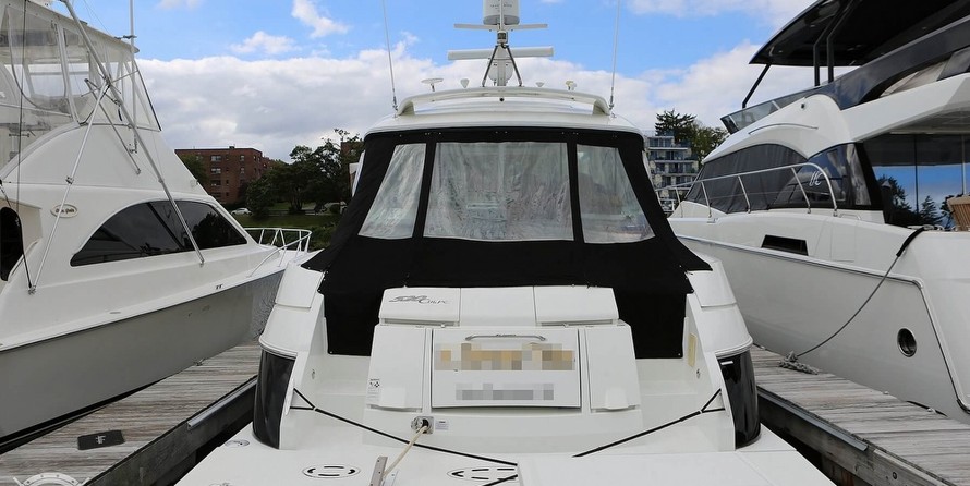 Cruisers Yachts 520 Sports Coupe