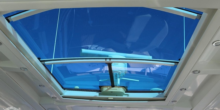 Cruisers Yachts 520 Sports Coupe